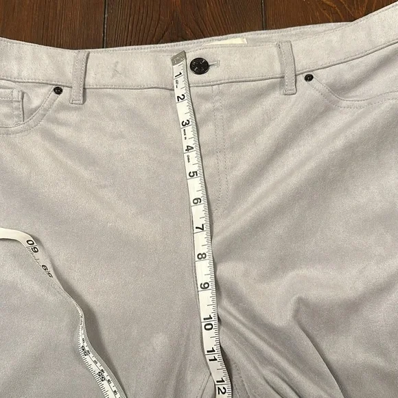 Chicos Women’s Stone Grey Faux Suede Pull On Pants - Picture 6 of 11